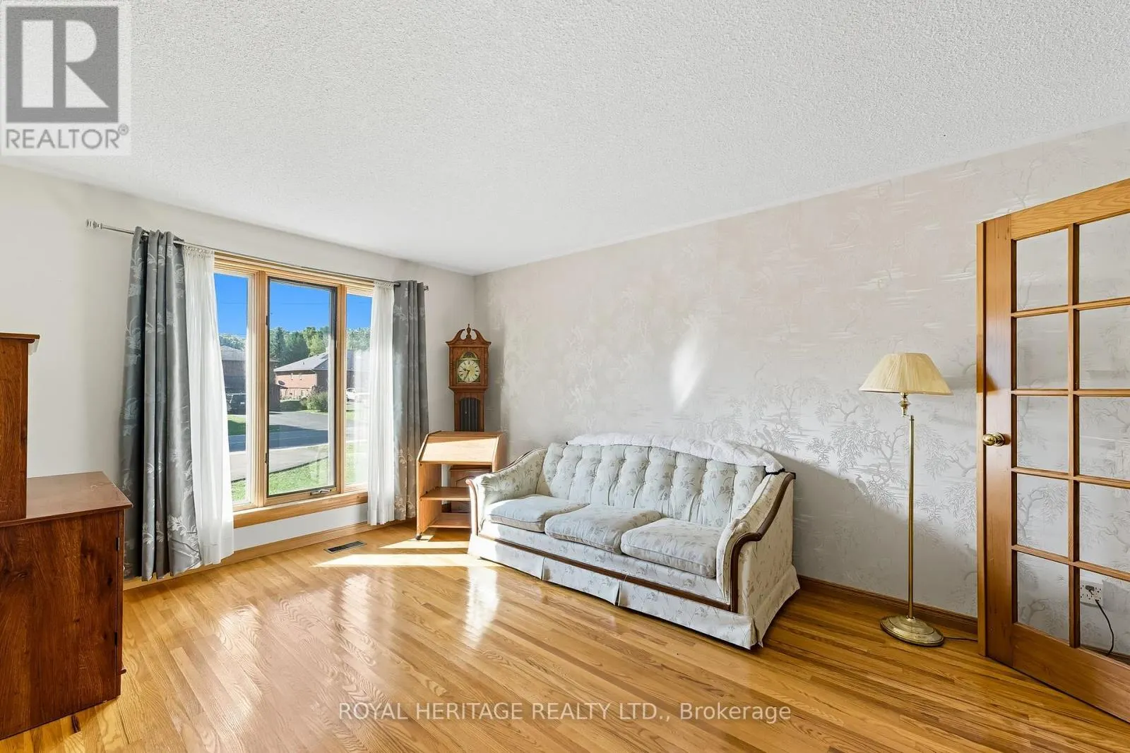 24 BUTLER STREET W