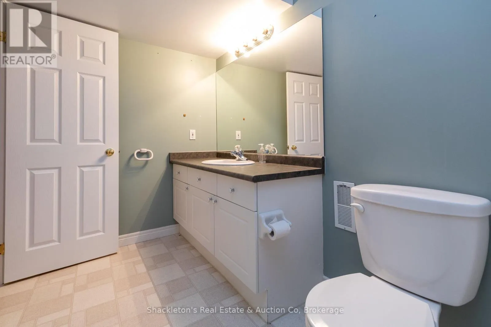 55 - 44 EDGEVALLEY ROAD, #55