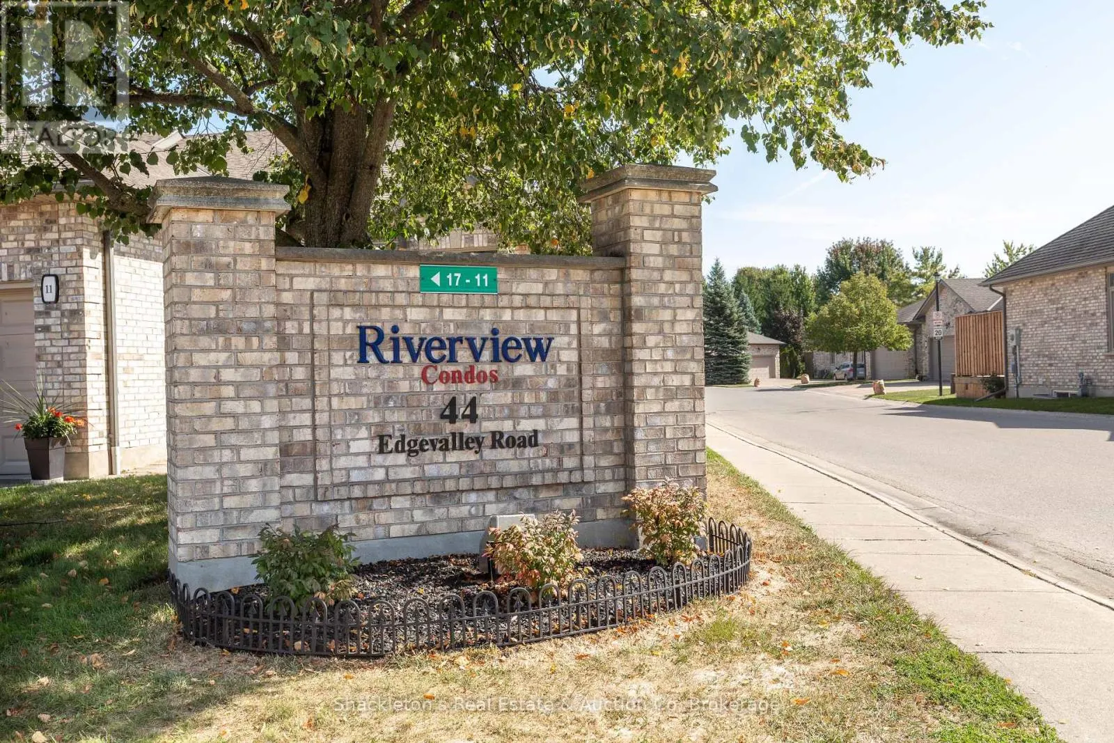 55 - 44 EDGEVALLEY ROAD, #55