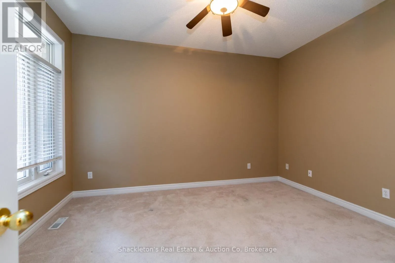 55 - 44 EDGEVALLEY ROAD, #55