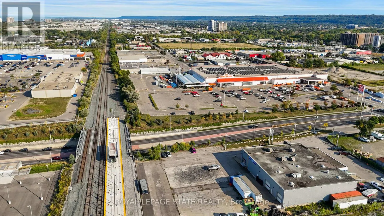 23 CENTENNIAL PARKWAY S