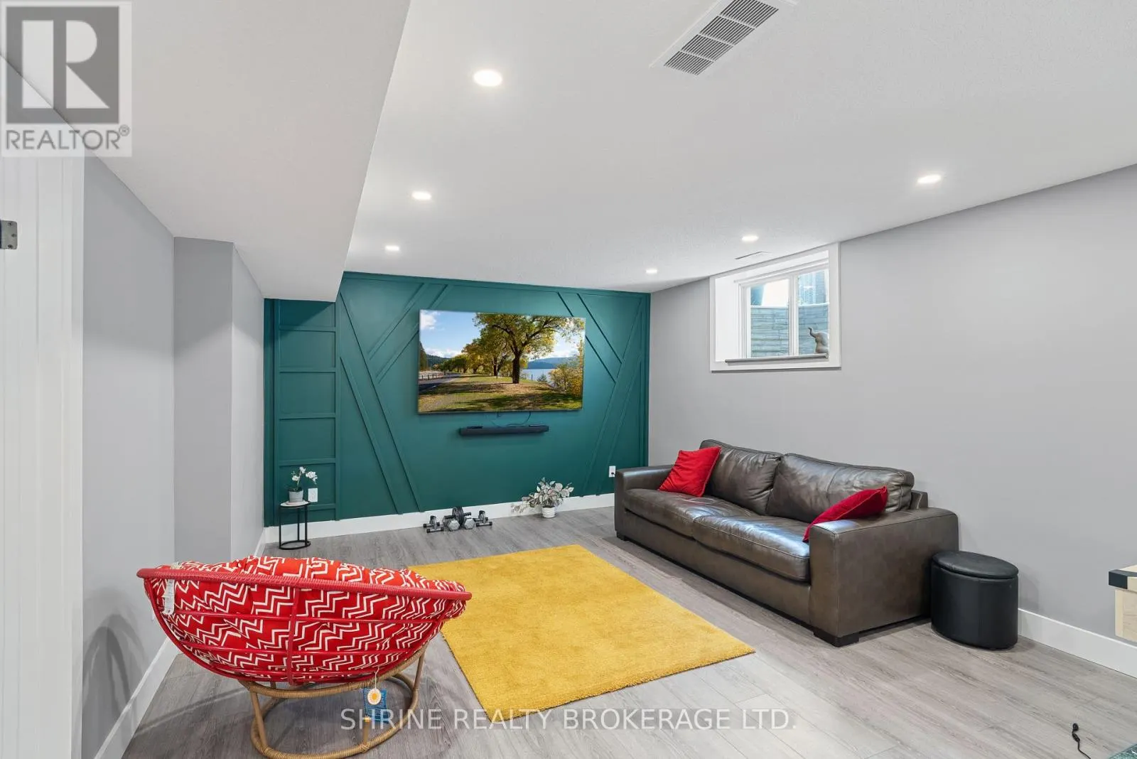 957 HOLTBY COURT