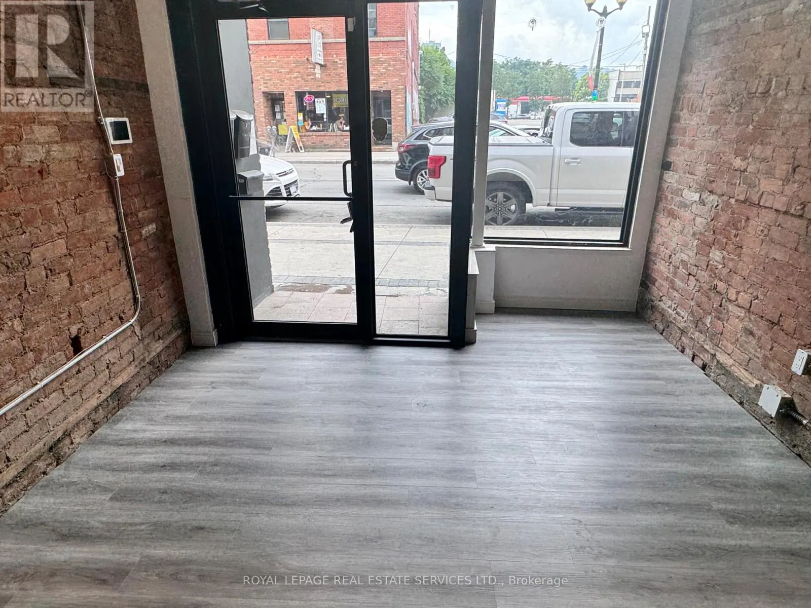 183 KING STREET E