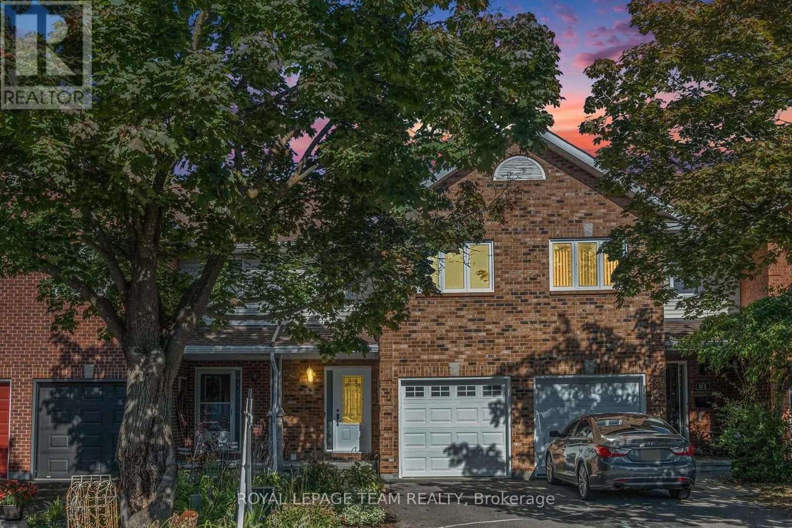 93 ROYAL OAK COURT