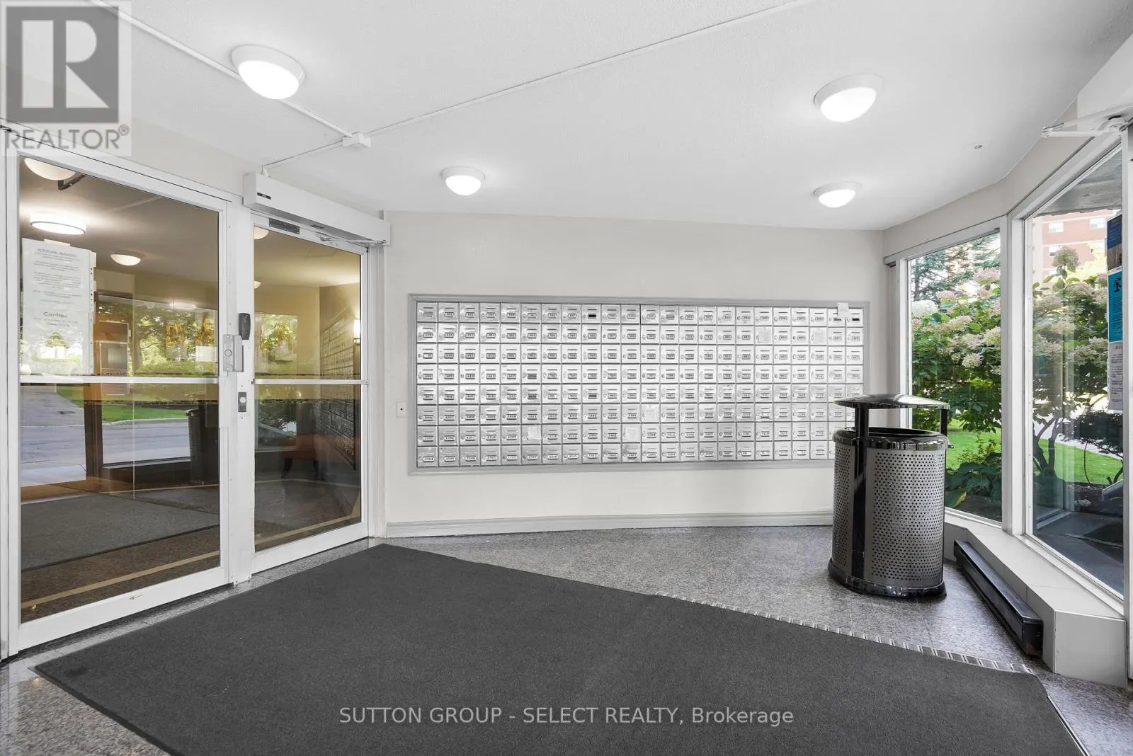 1204 - 1105 JALNA BOULEVARD, #1204