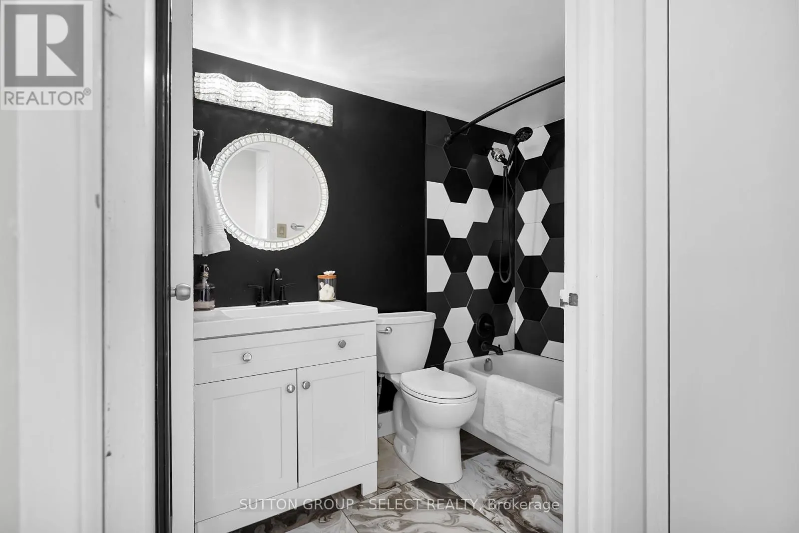 1204 - 1105 JALNA BOULEVARD, #1204
