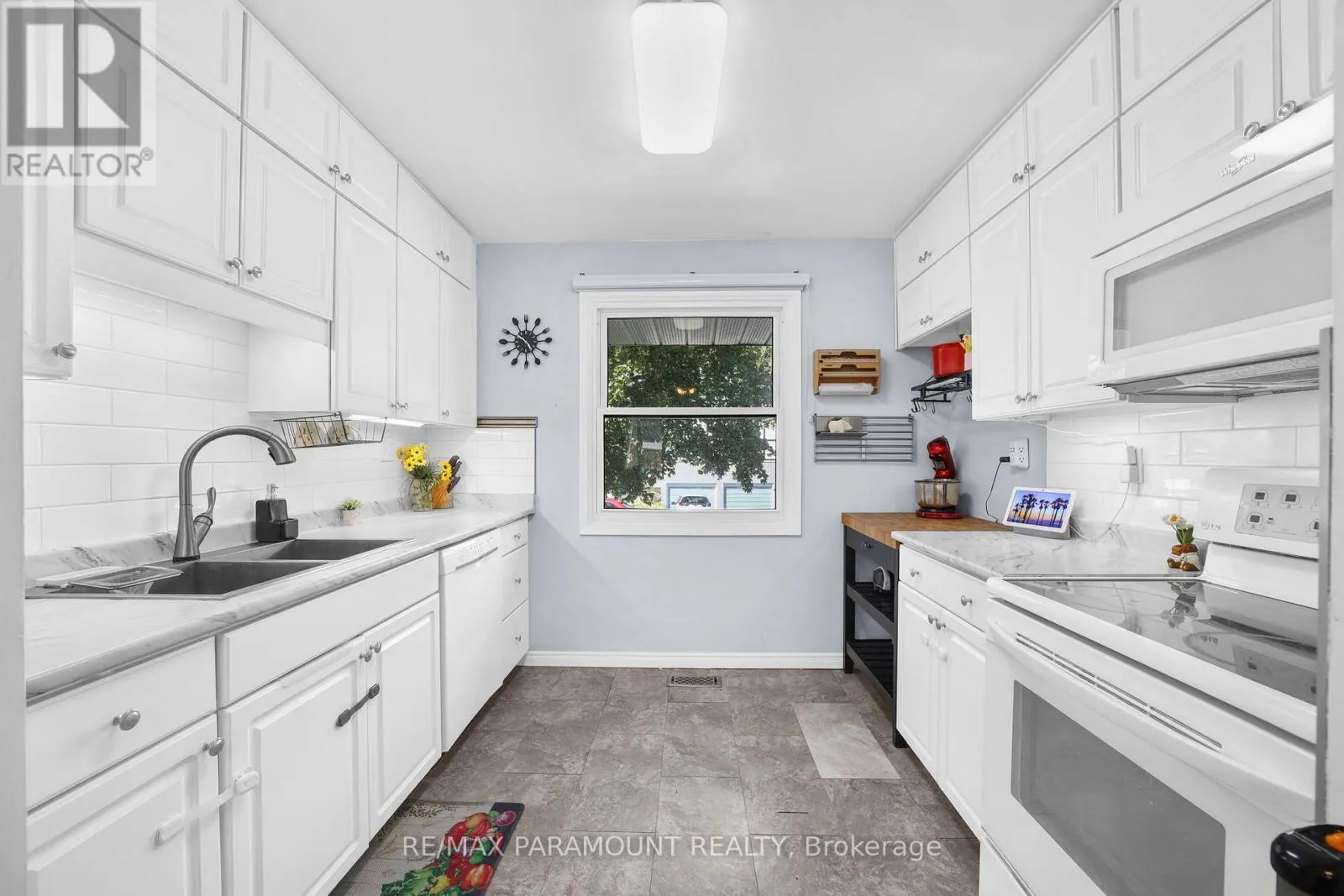 4 - 85 ALBRIGHT ROAD
