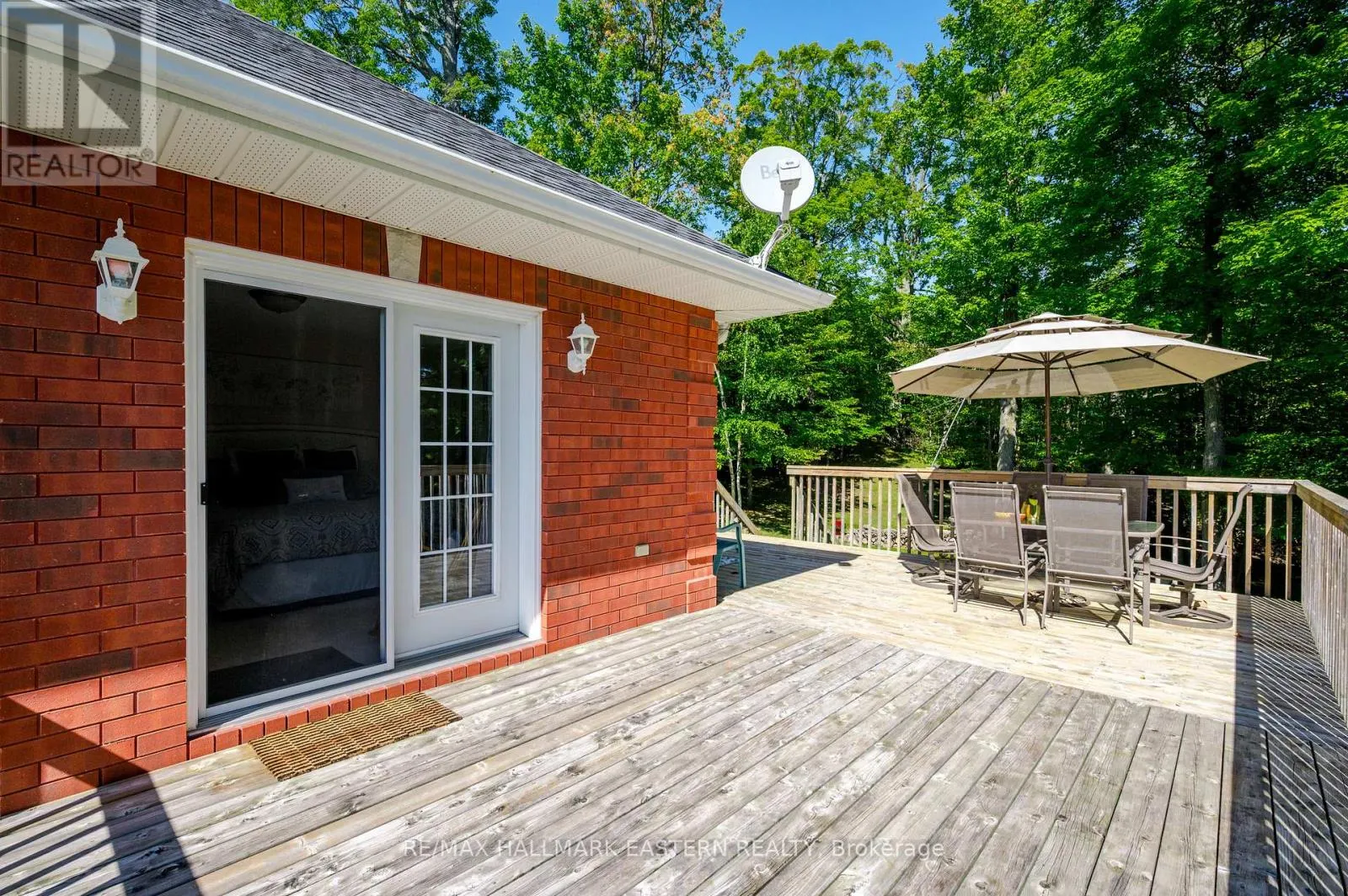 27 WOODLAND TRAIL
