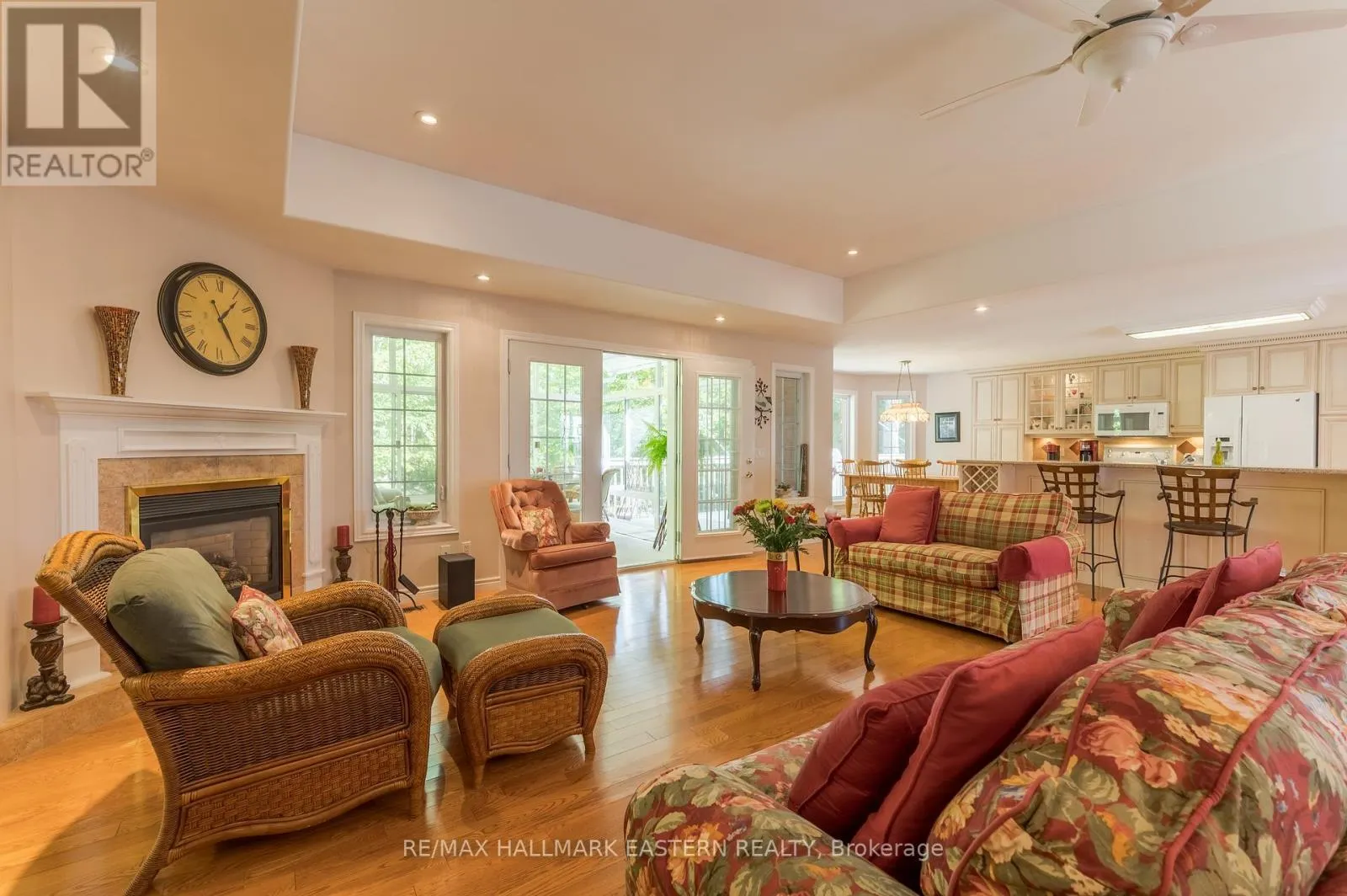 27 WOODLAND TRAIL