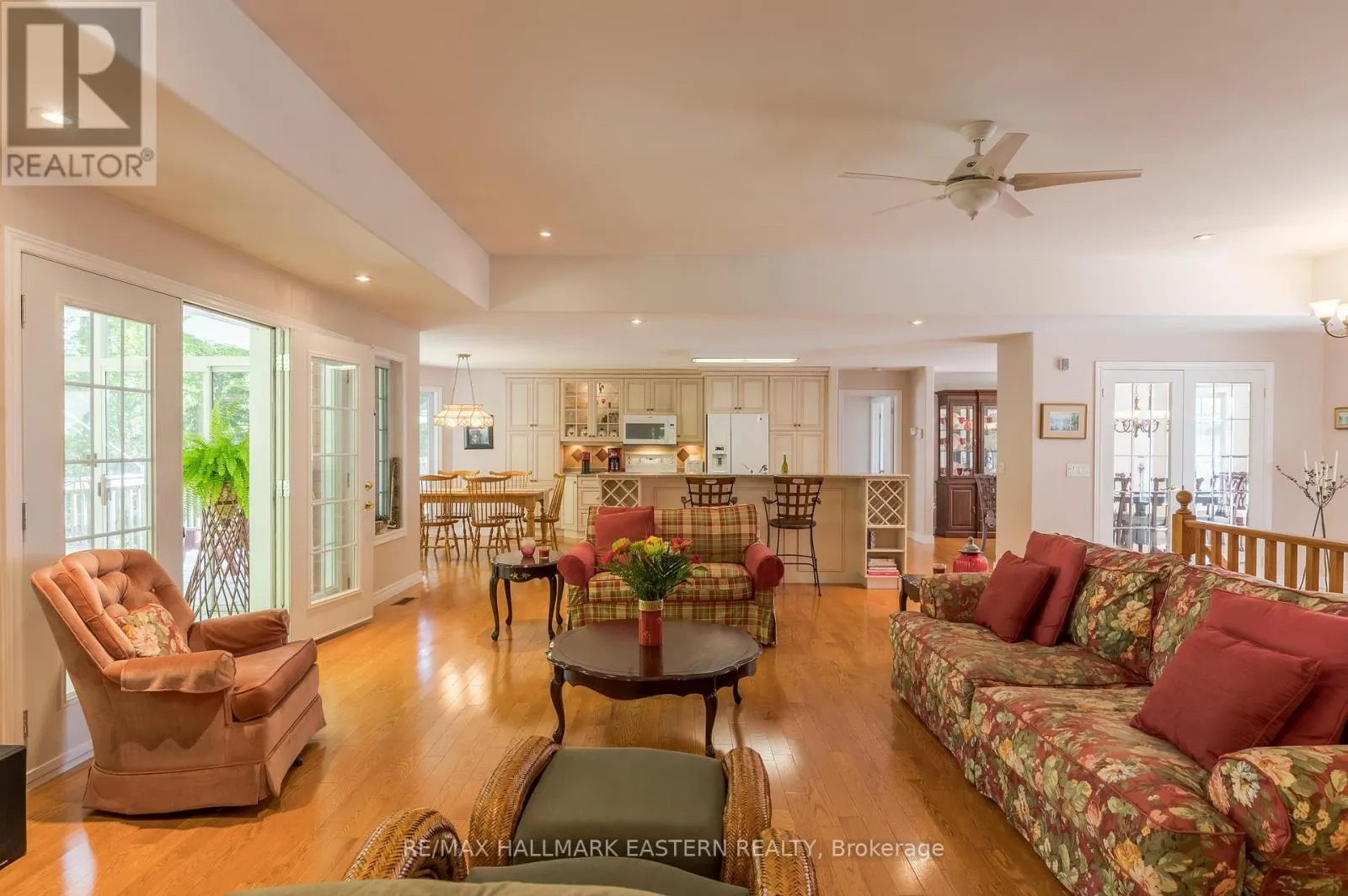 27 WOODLAND TRAIL