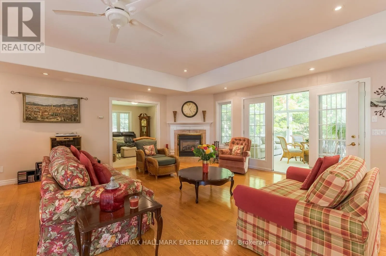 27 WOODLAND TRAIL