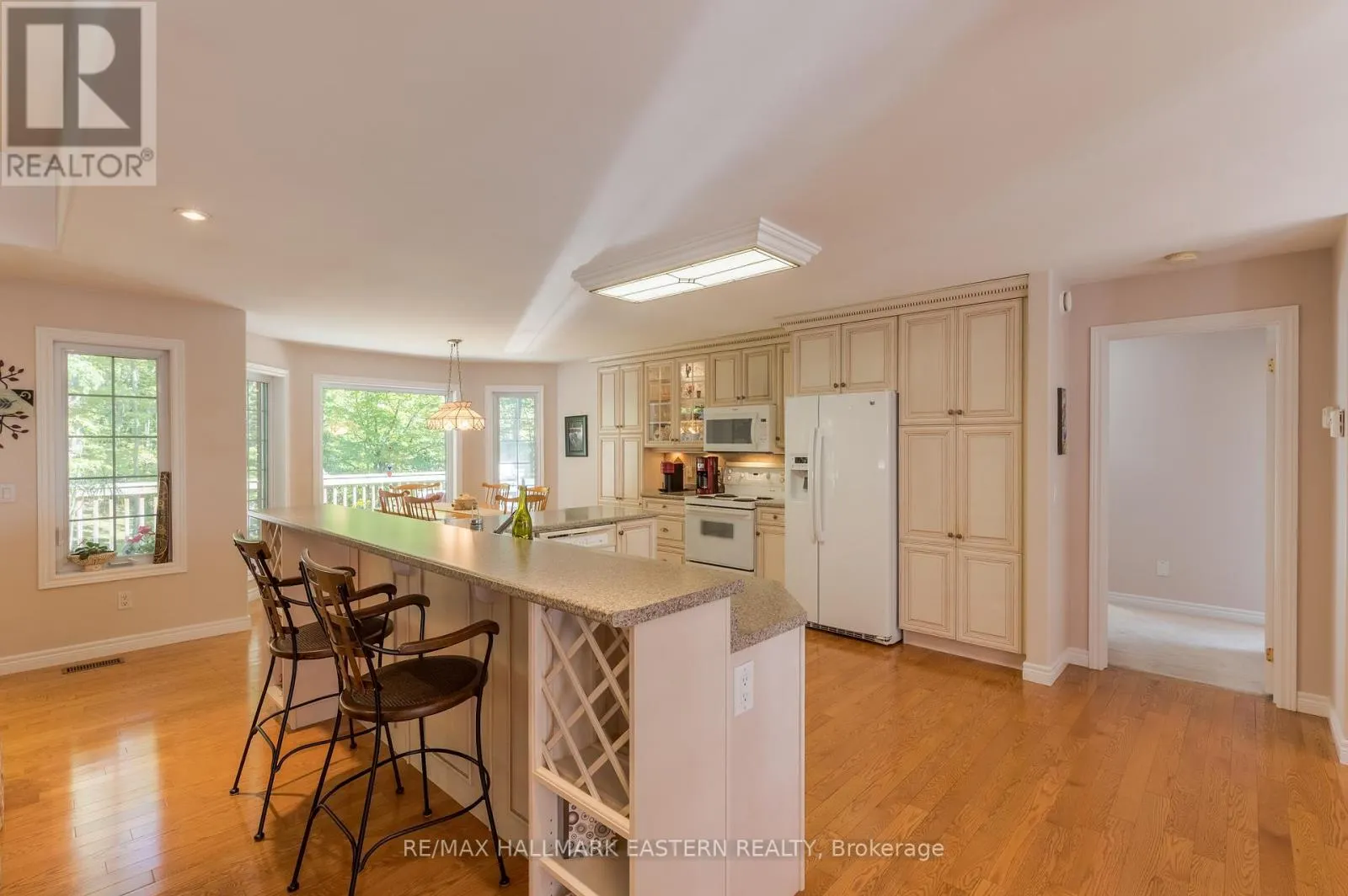 27 WOODLAND TRAIL