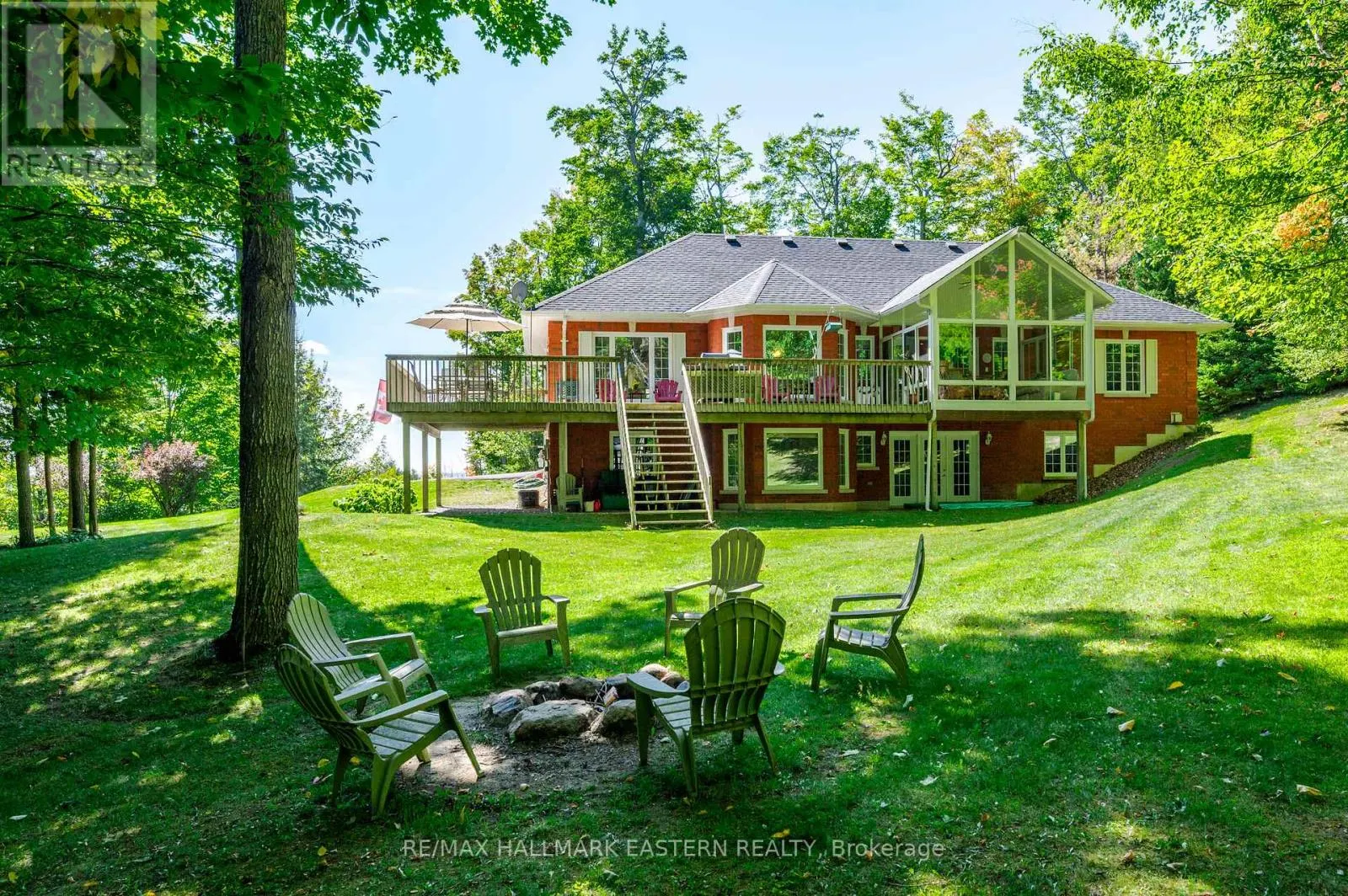 27 WOODLAND TRAIL