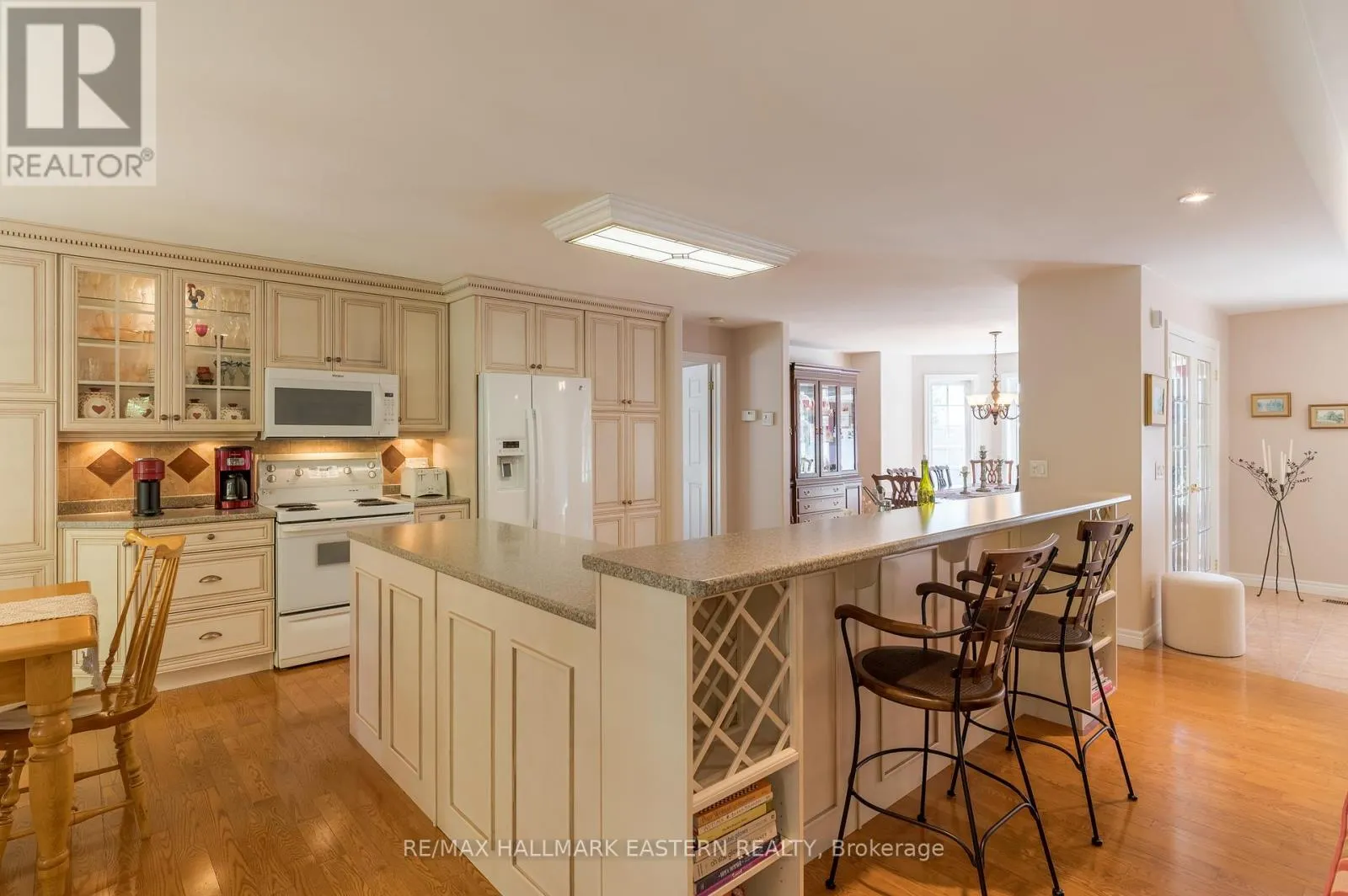 27 WOODLAND TRAIL