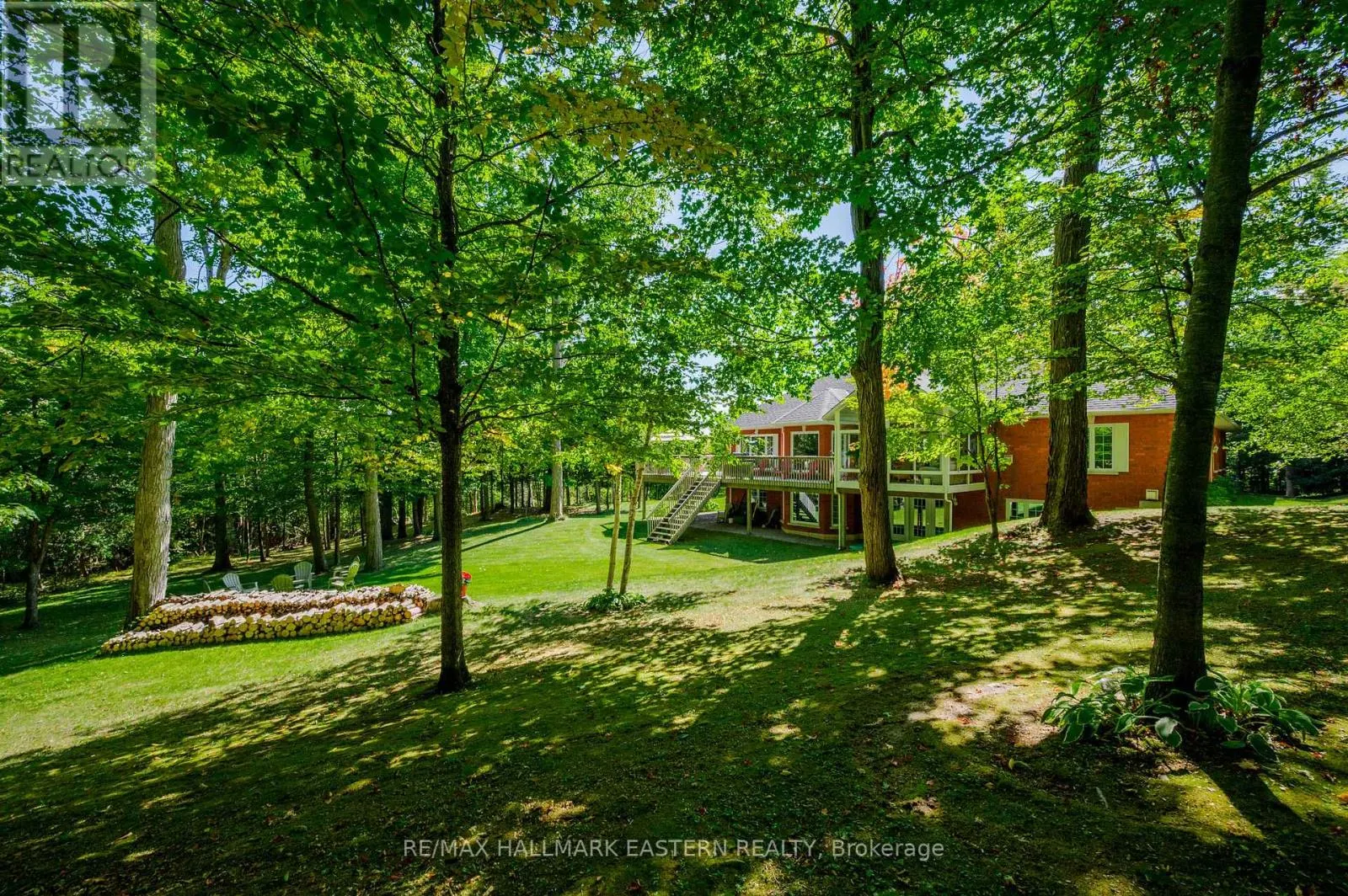 27 WOODLAND TRAIL