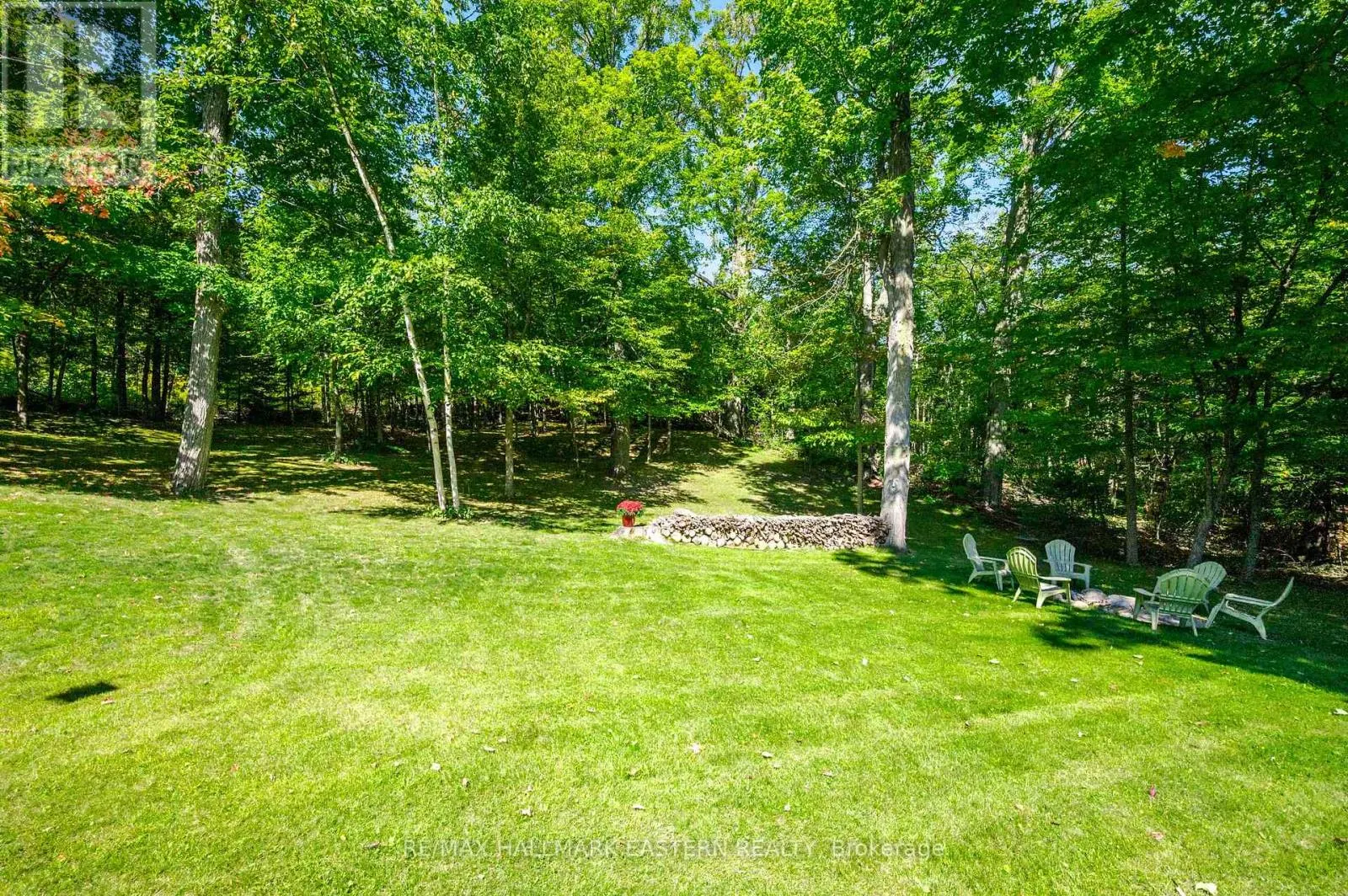 27 WOODLAND TRAIL