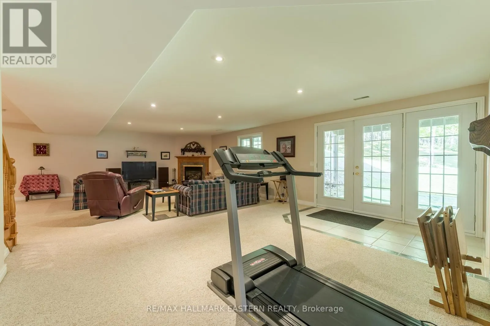 27 WOODLAND TRAIL