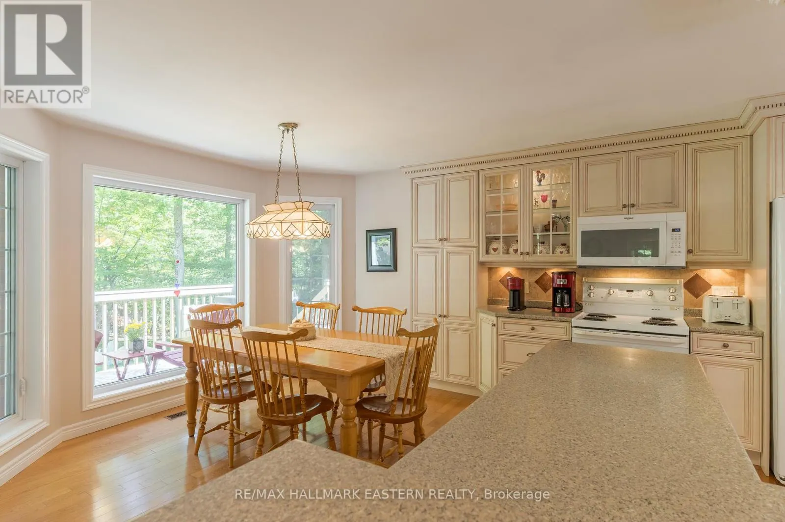 27 WOODLAND TRAIL