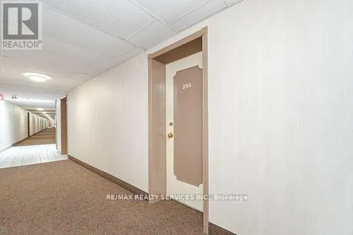 203 - 11 WOODMAN DRIVE S