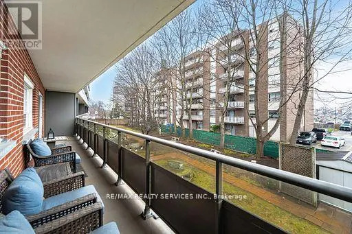 203 - 11 WOODMAN DRIVE S
