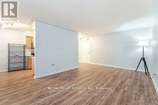 203 - 11 WOODMAN DRIVE S