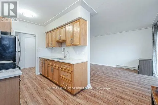 203 - 11 WOODMAN DRIVE S