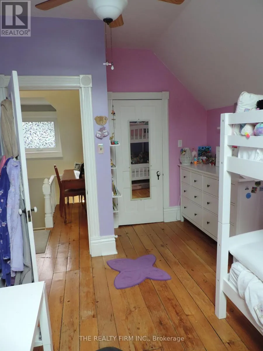 11 SOUTH STREET E