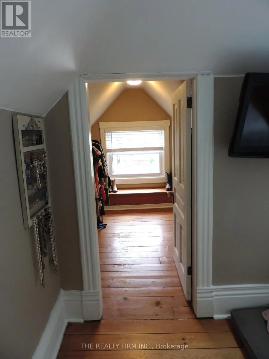 11 SOUTH STREET E