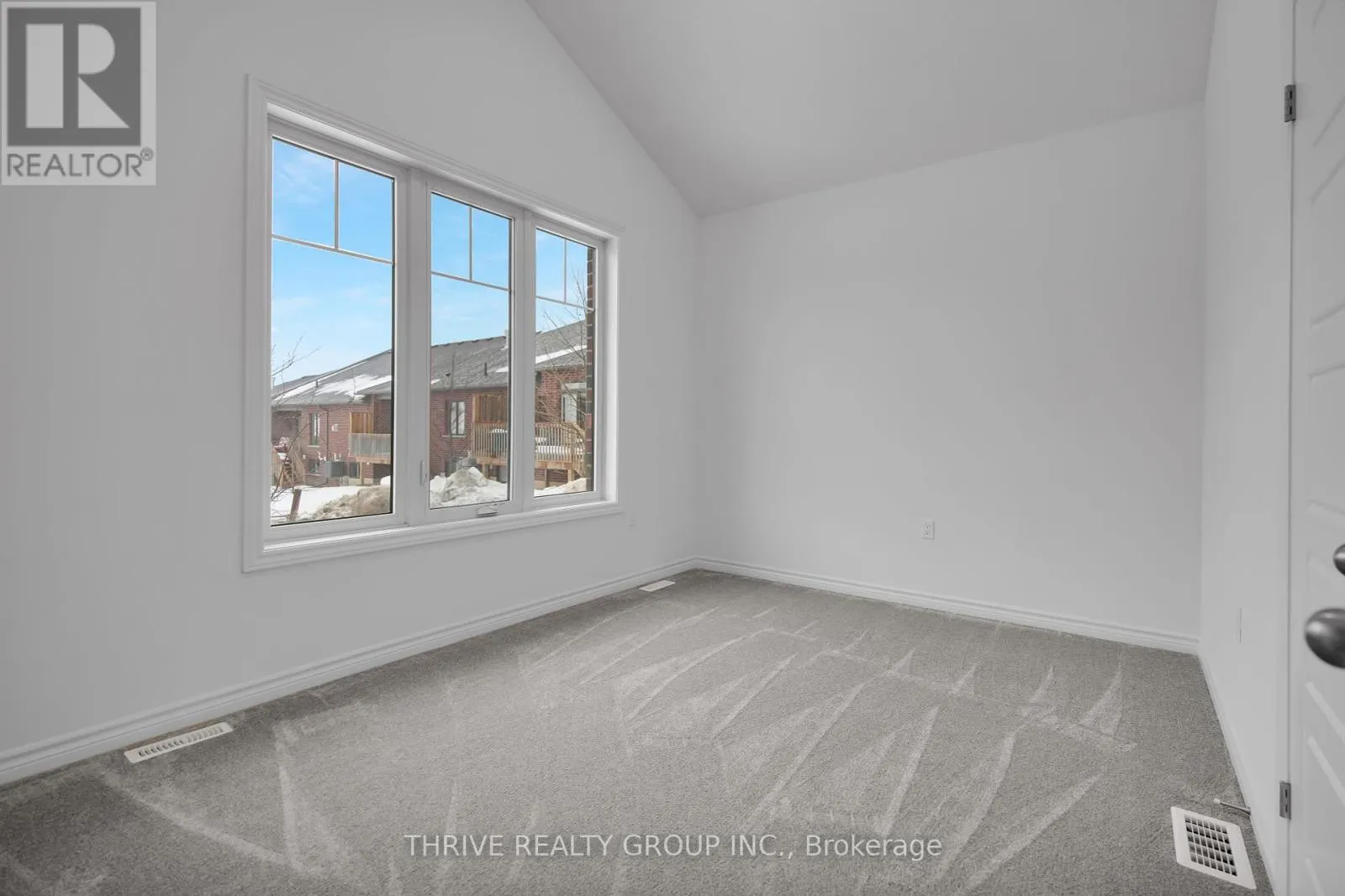 35 - 1080 UPPERPOINT AVENUE, #35