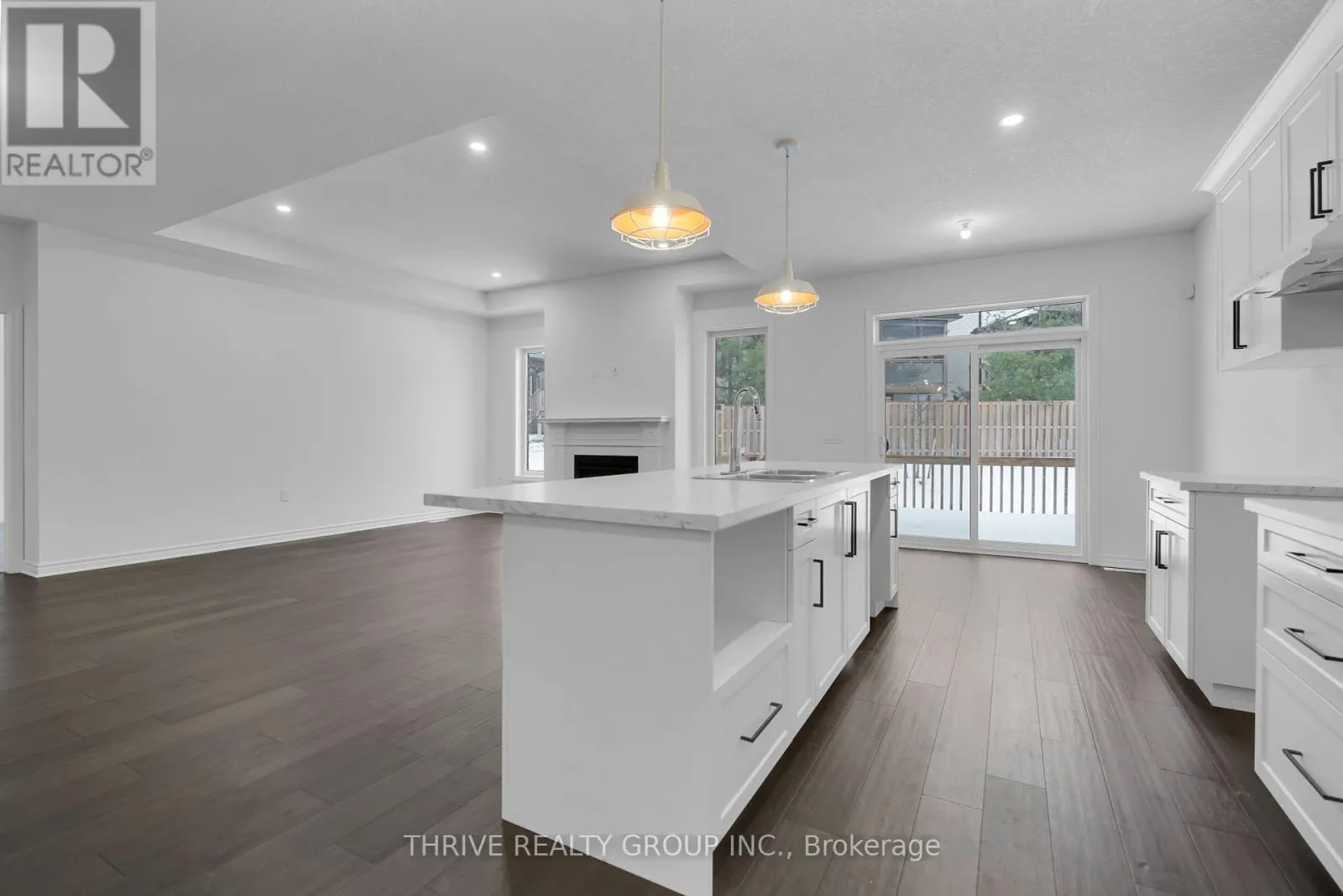 35 - 1080 UPPERPOINT AVENUE, #35