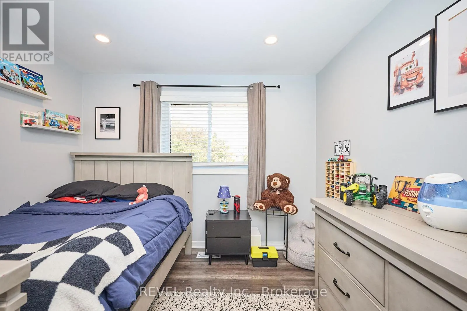 35 ROMY CRESCENT