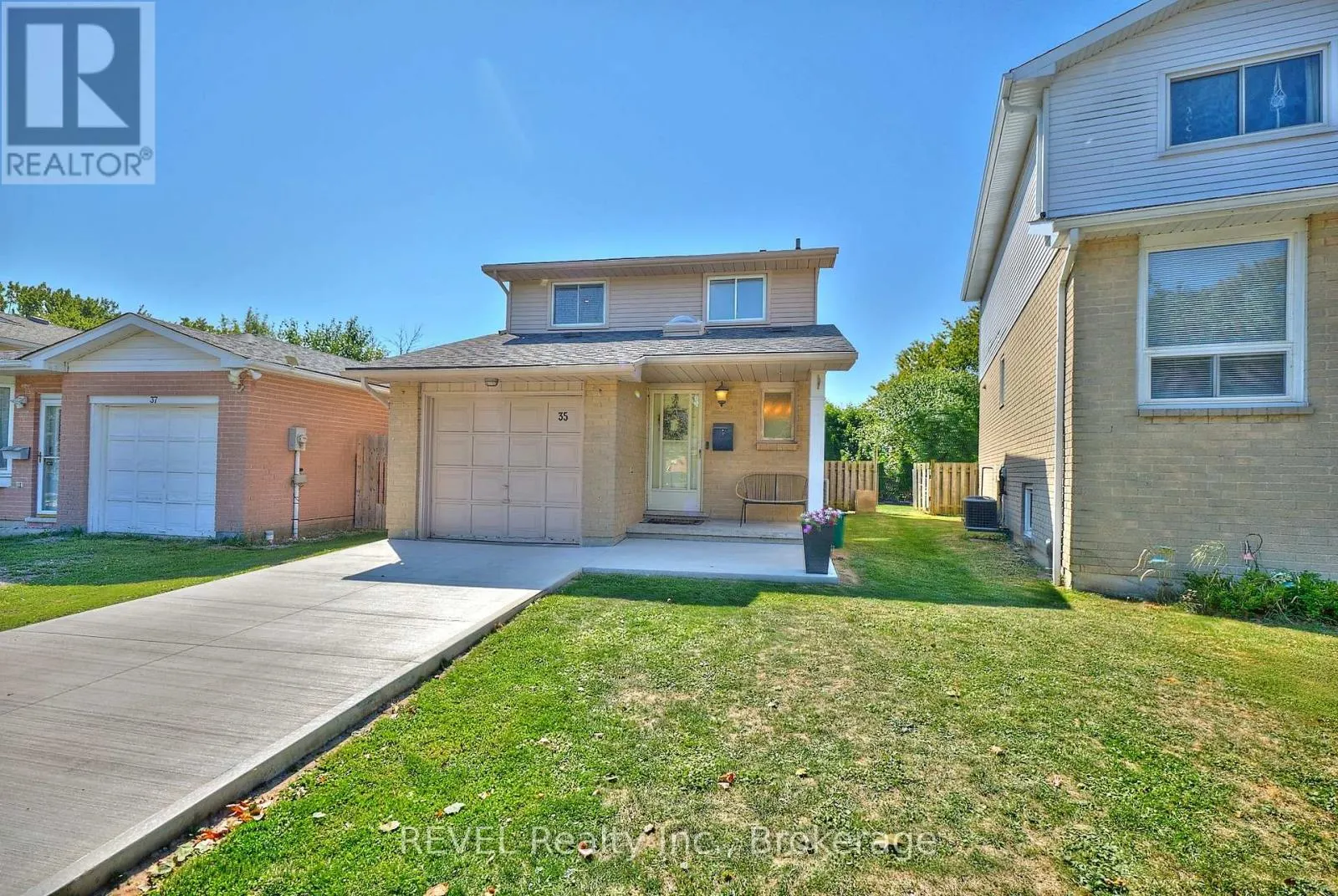 35 ROMY CRESCENT
