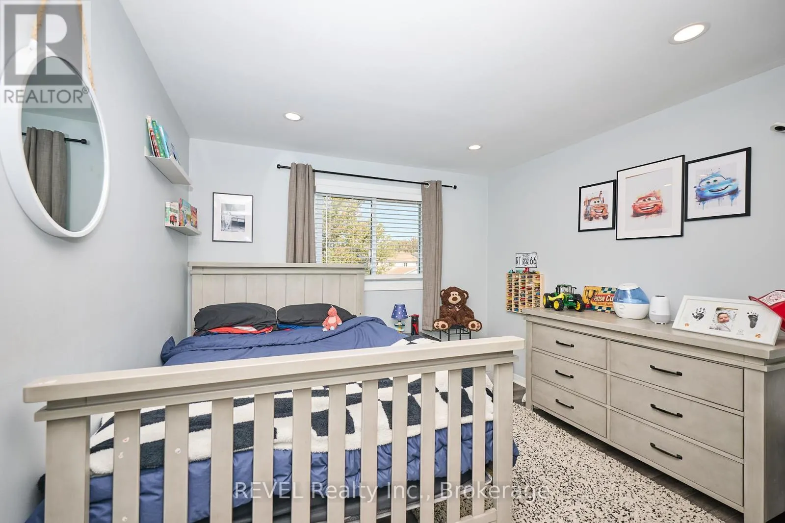 35 ROMY CRESCENT