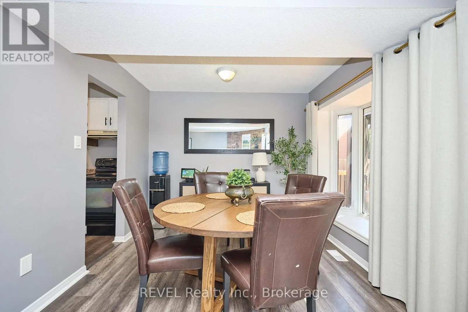 35 ROMY CRESCENT