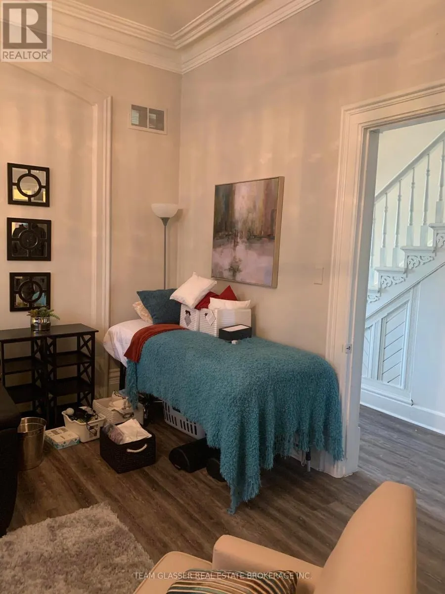 7 - 474 KING STREET, #7