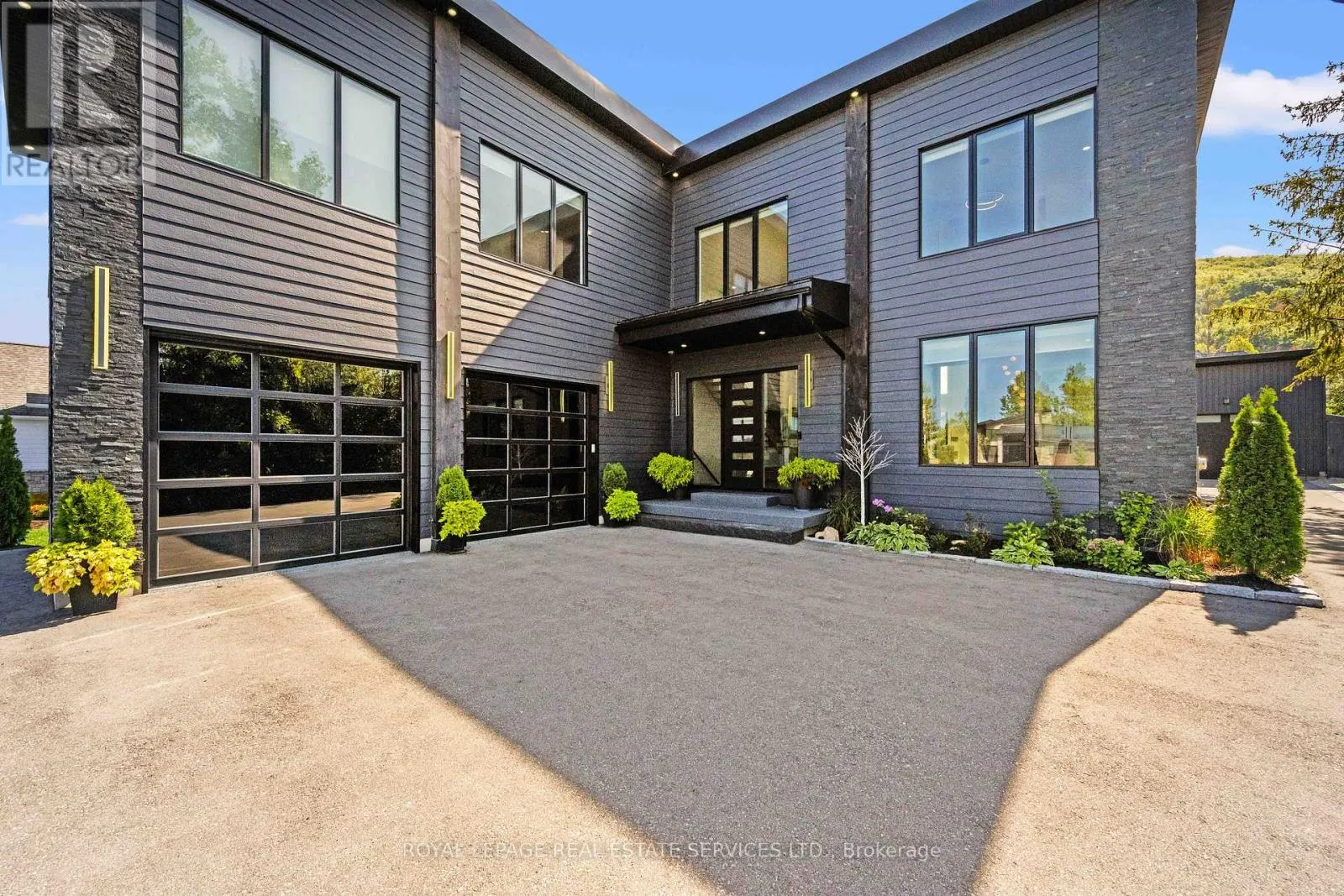 118 BARTON BOULEVARD