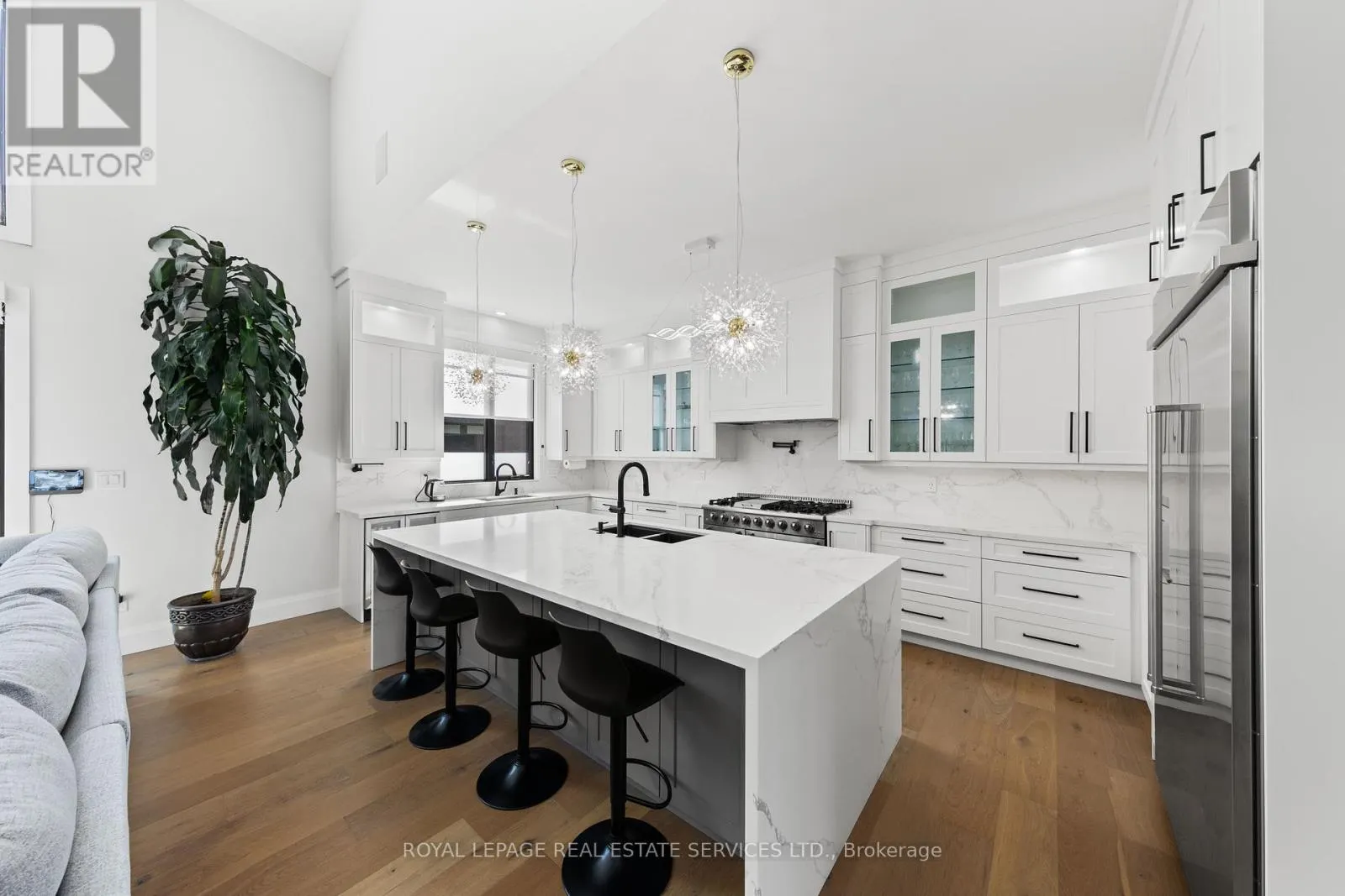 118 BARTON BOULEVARD