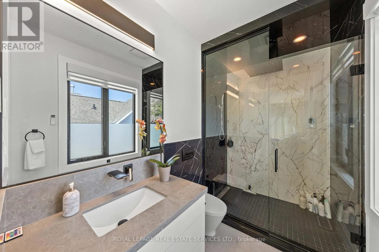 118 BARTON BOULEVARD