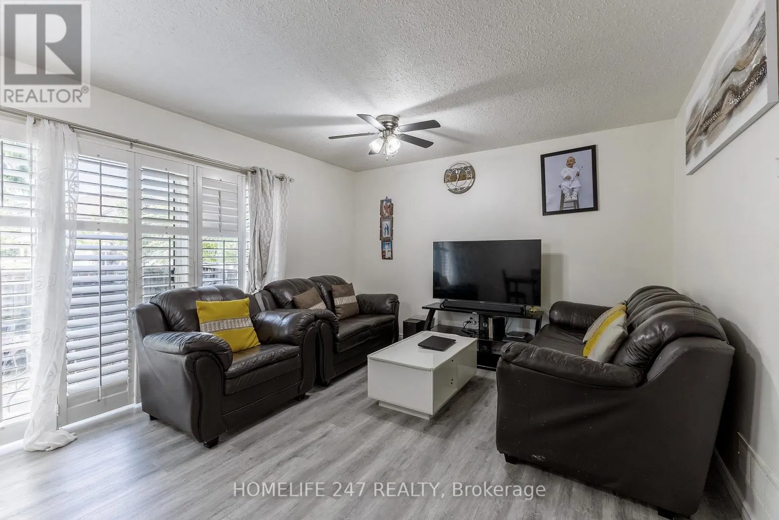 5 - 31 SCHRODER CRESCENT
