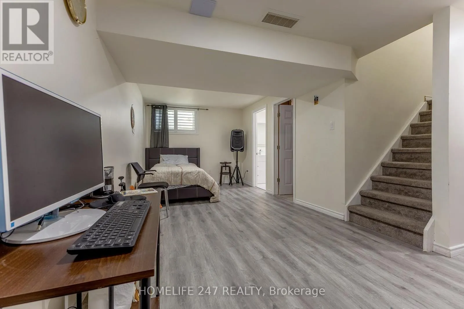 5 - 31 SCHRODER CRESCENT