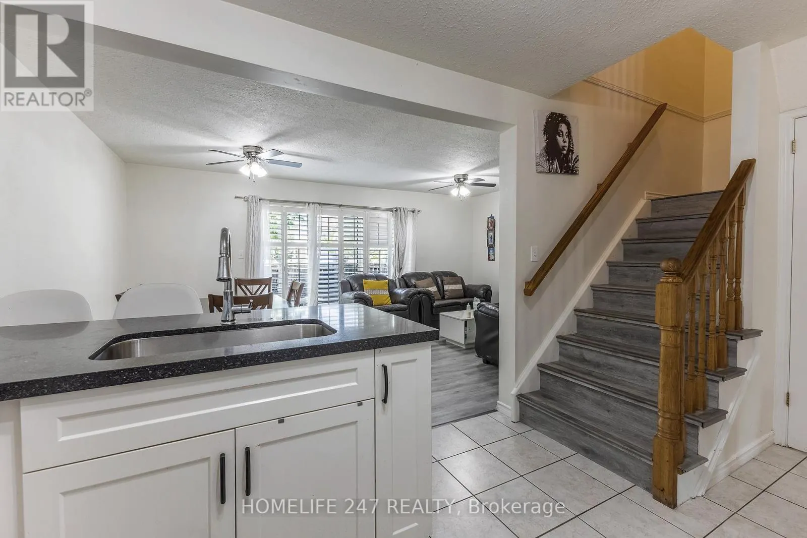 5 - 31 SCHRODER CRESCENT