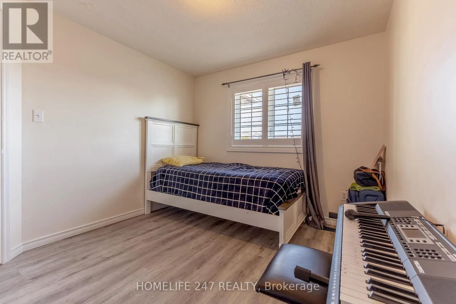 5 - 31 SCHRODER CRESCENT