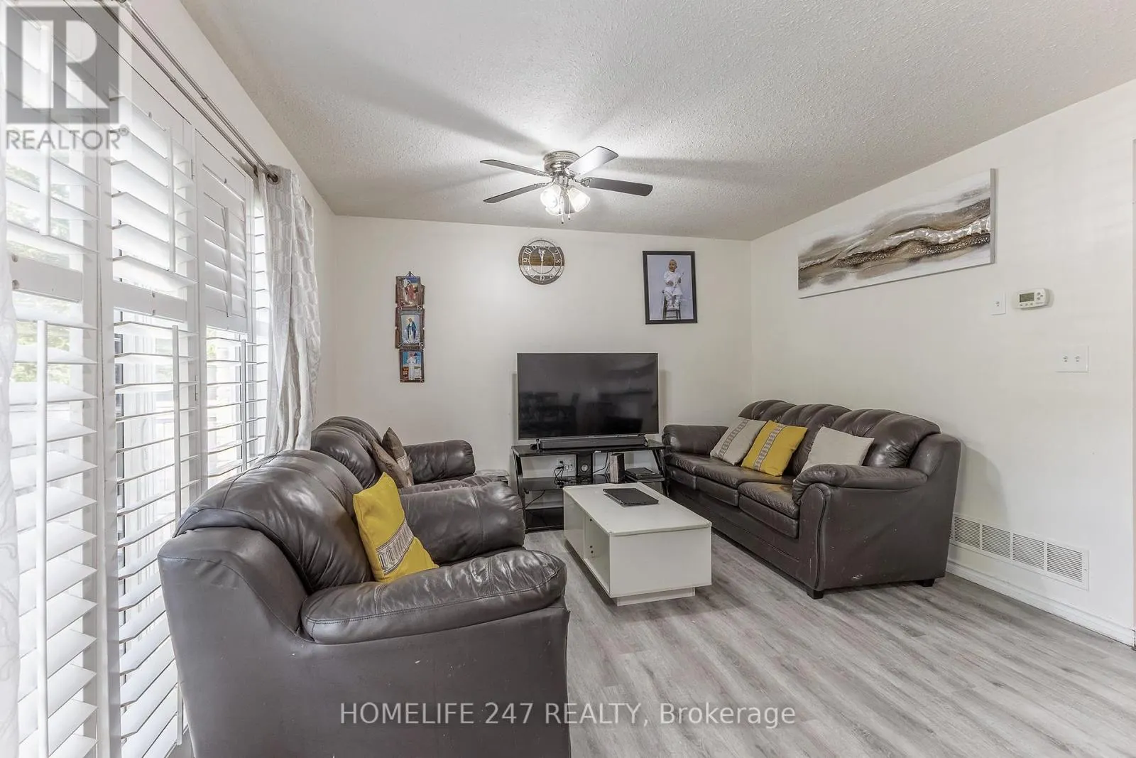 5 - 31 SCHRODER CRESCENT
