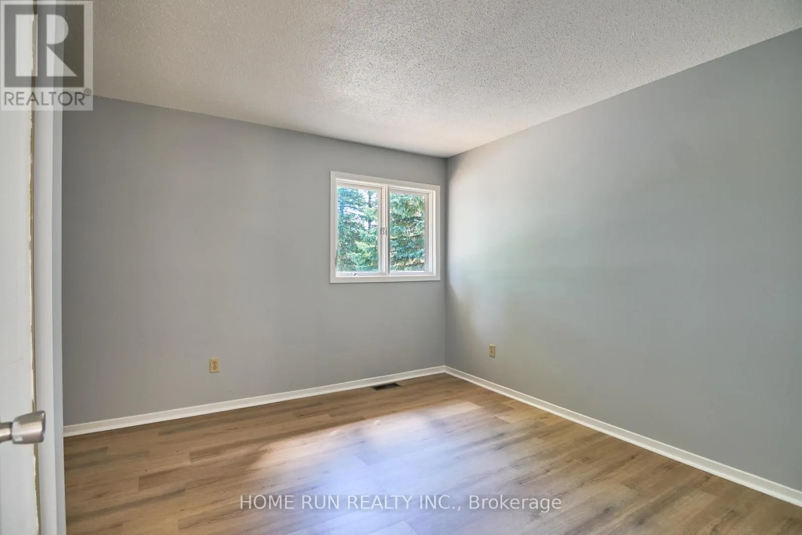 20 THIESSEN CRESCENT
