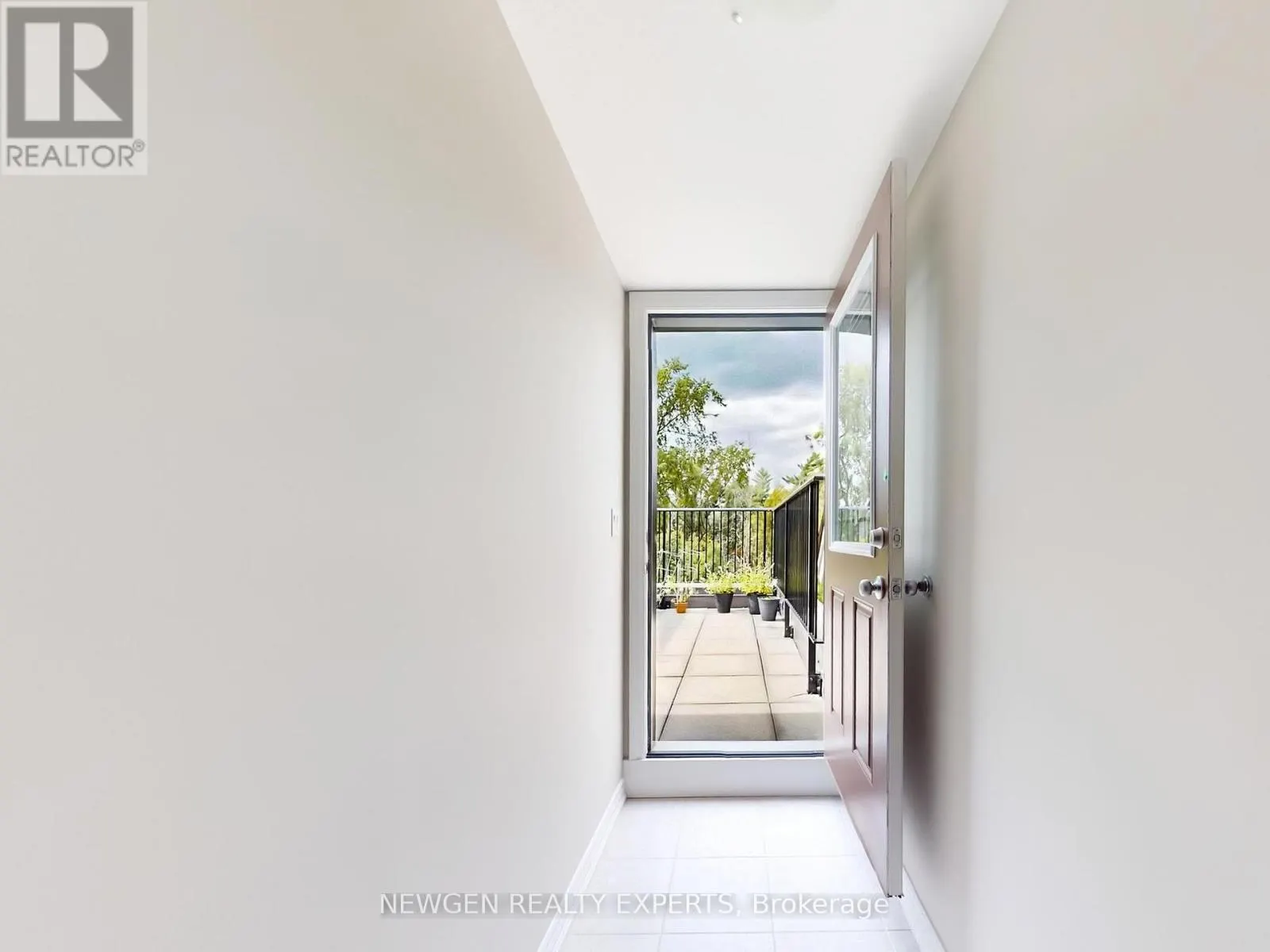 48 - 107 WESTRA DRIVE