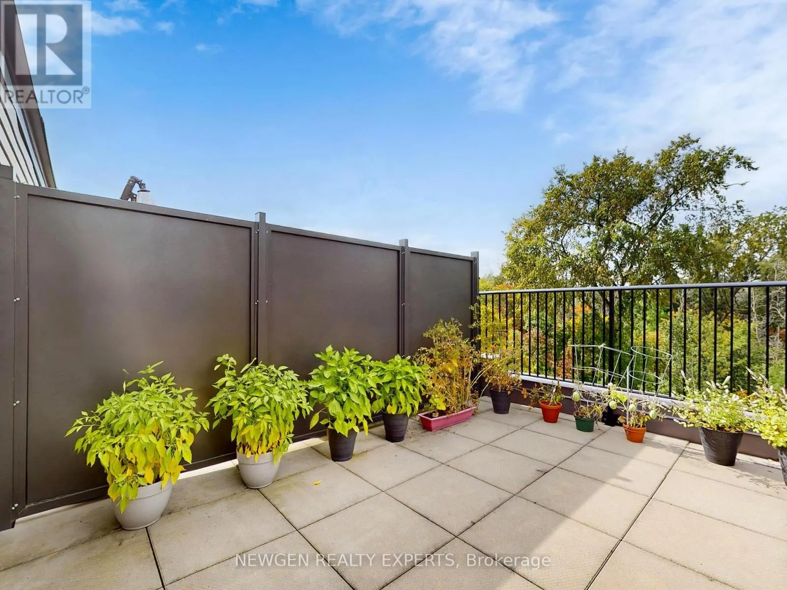 48 - 107 WESTRA DRIVE