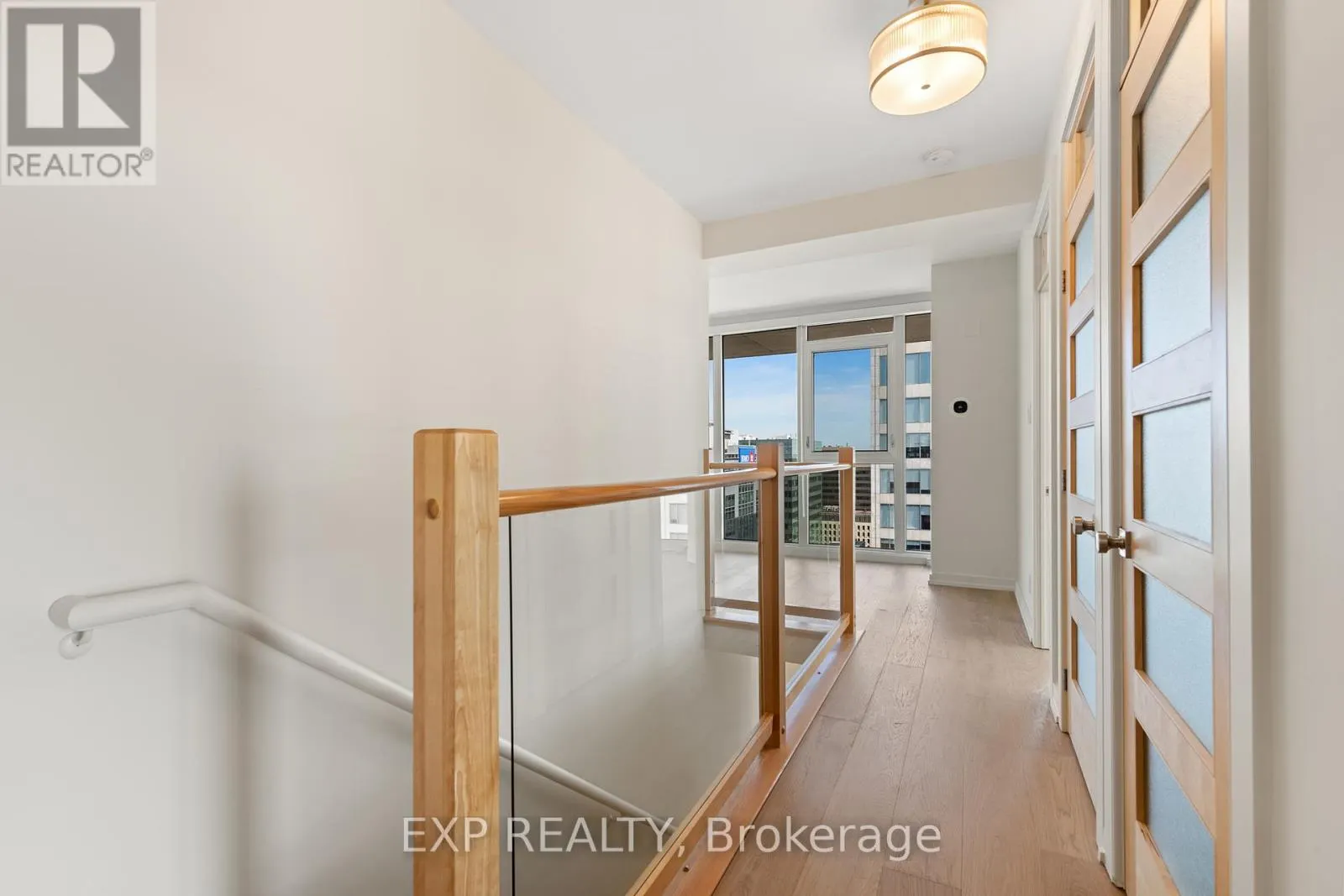 2309 - 324 LAURIER AVENUE W