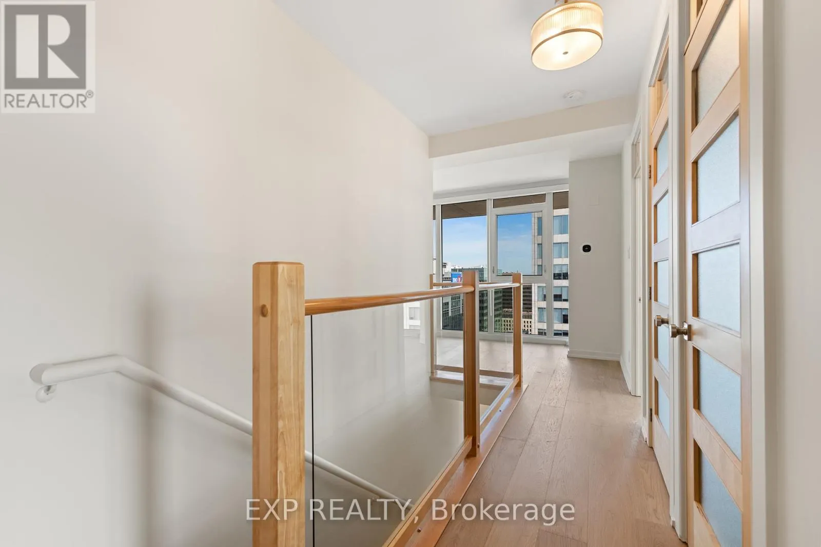 2309 - 324 LAURIER AVENUE W