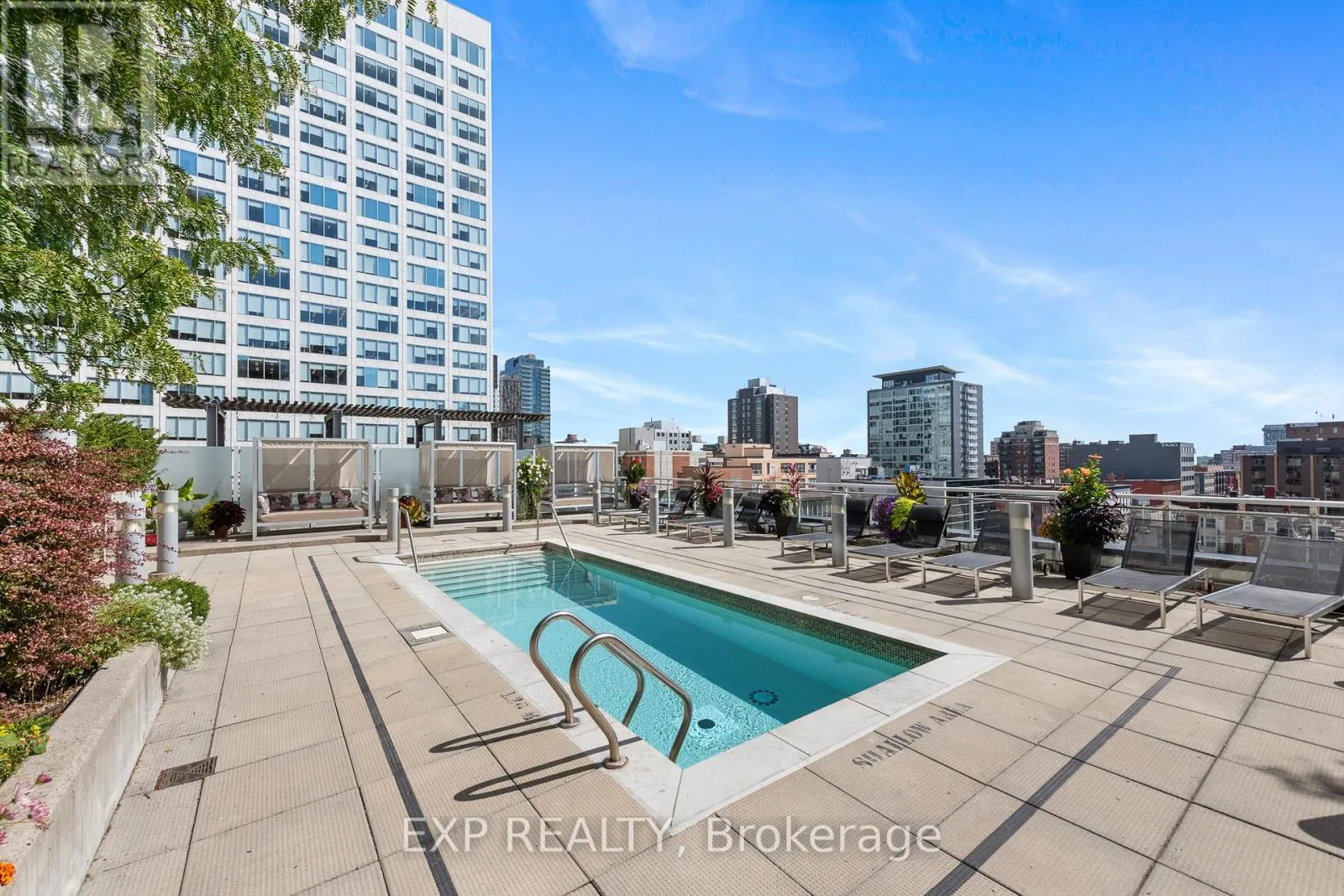 2309 - 324 LAURIER AVENUE W