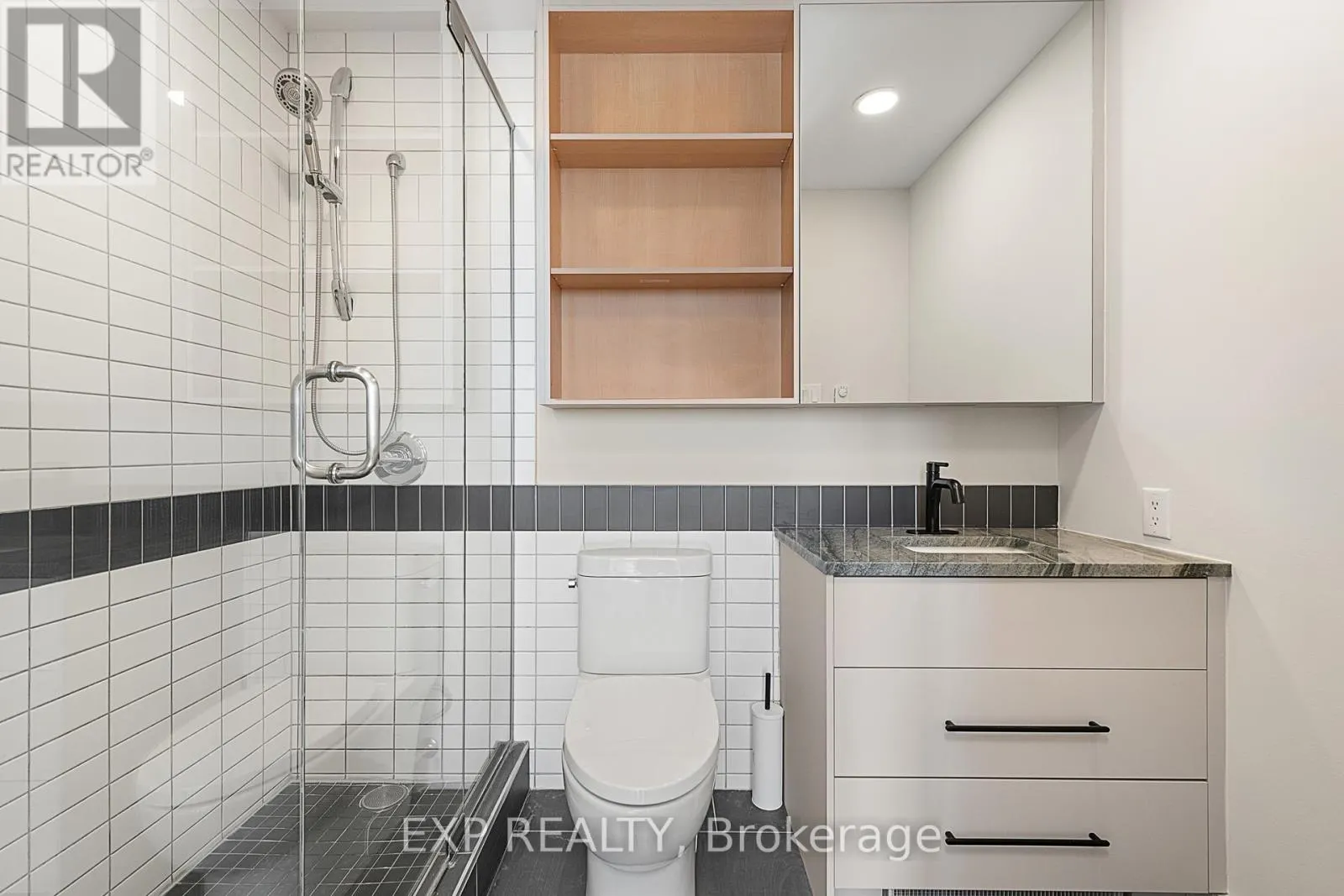 2309 - 324 LAURIER AVENUE W